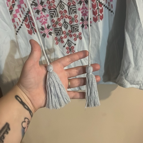 FINAL SALE Sundance Blue Embroidered Tassel Peasant Blouse Size Small - Picture 9 of 10